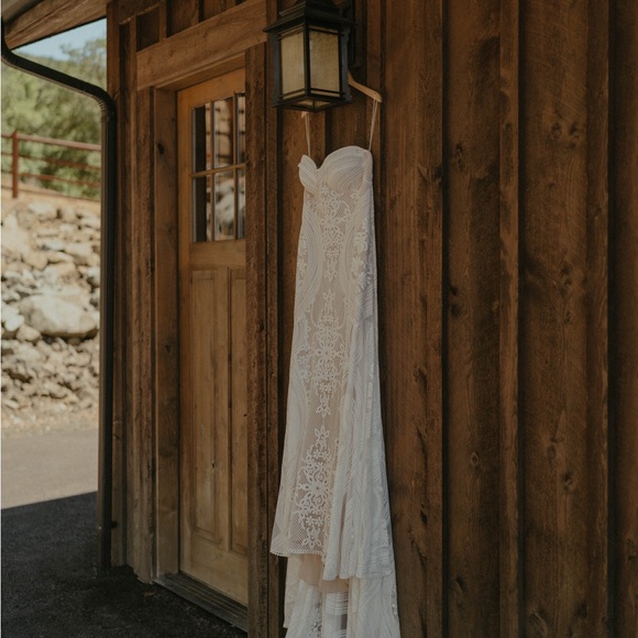 Rue De Seine Cream Lace Wedding Dress - Picture 3 of 5